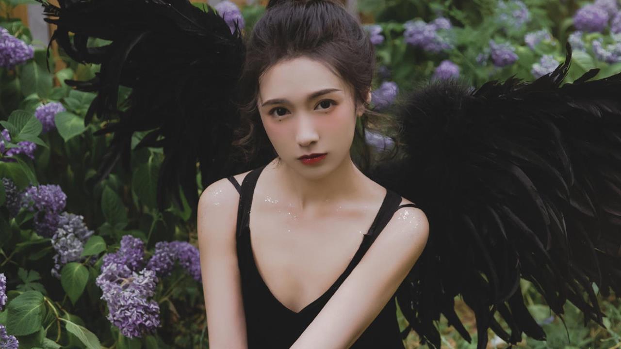 龙珠18号被老师洗脑打胎: 追寻自我，打破洗脑的枷锁